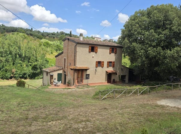Lari, Tuscany 56035