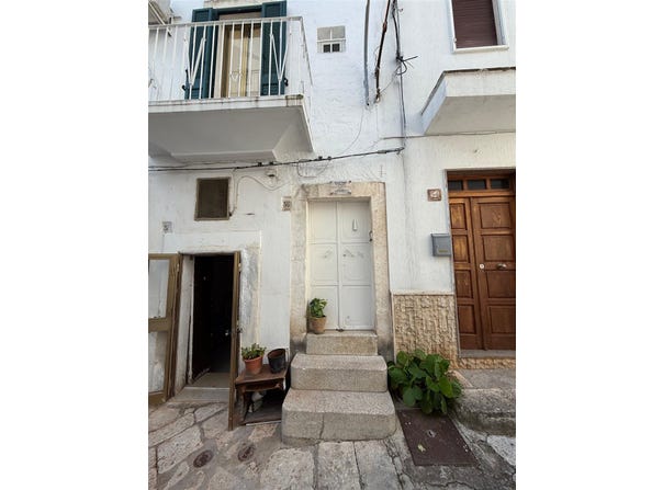 Ostuni, Apulia 72017