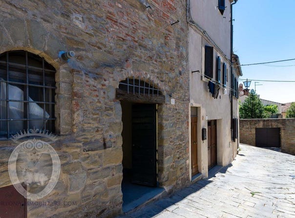 Cortona, Tuscany 52044