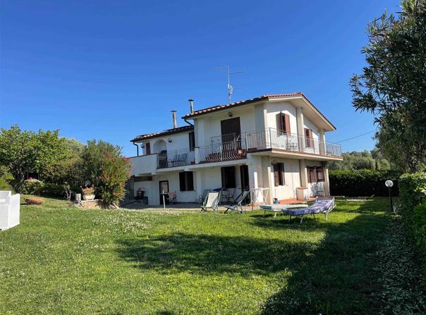 Follonica, Tuscany 58022