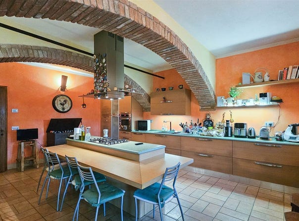 Siena, Tuscany 53100