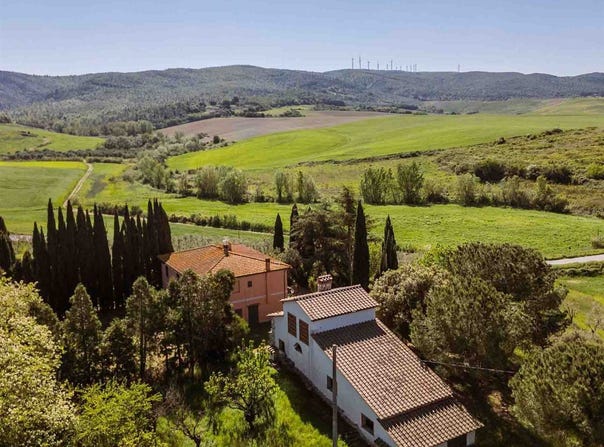Cevoli, Tuscany 56035
