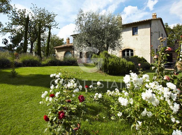 Cetona, Tuscany 53040