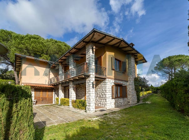 Strada della Peschiera, Manciano, Tuscany 58014