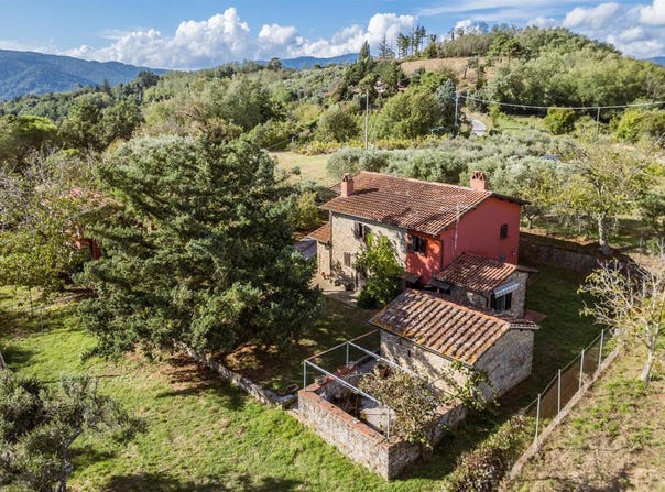 Uzzano, Tuscany 51010
