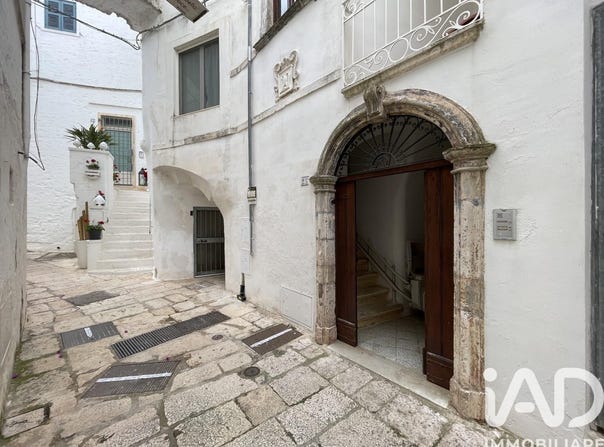 Cisternino, Apulia 72014