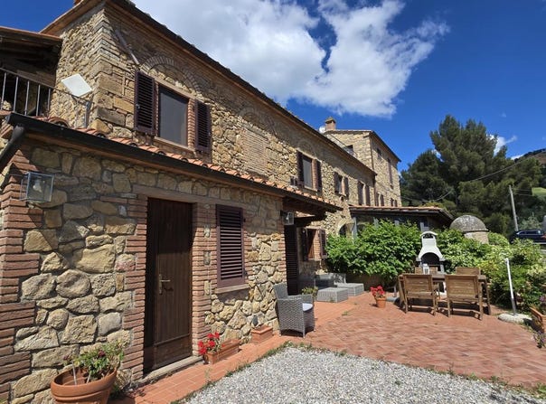 Volterra, Tuscany 56048
