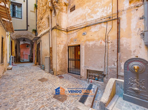 2 Via Amoretti, Sanremo, Liguria 18038