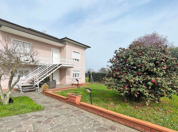 Lucca, Tuscany 55100
