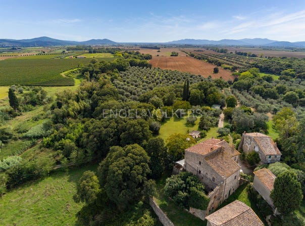 Roccastrada, Tuscany 58027