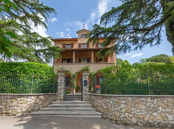 Cetona, Tuscany 53040