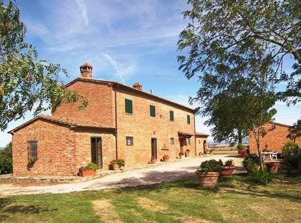Cortona, Tuscany 52044