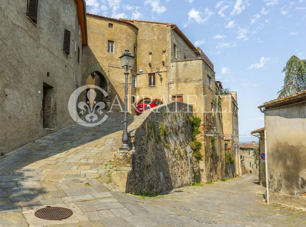 Sinalunga, Tuscany 53048