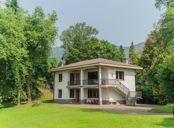 Saltrio, Lombardy 21050
