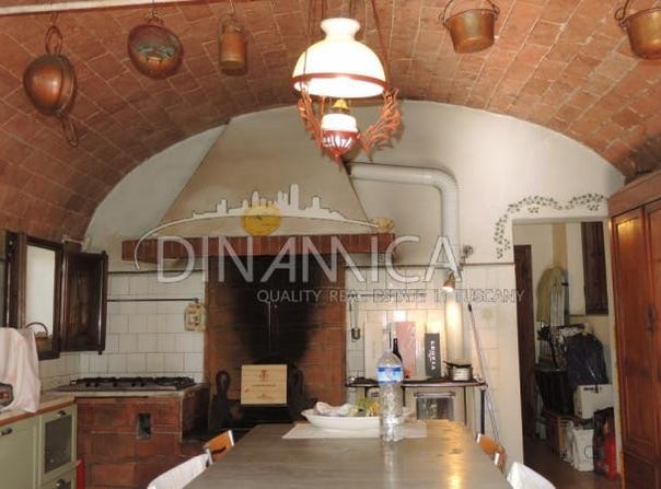 Capannoli, Tuscany 56033