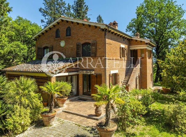 Cetona, Tuscany 53040