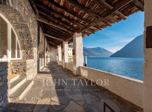 Como, Lombardy 22100