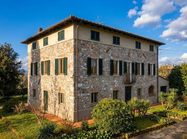 Pescaglia, Tuscany 55060