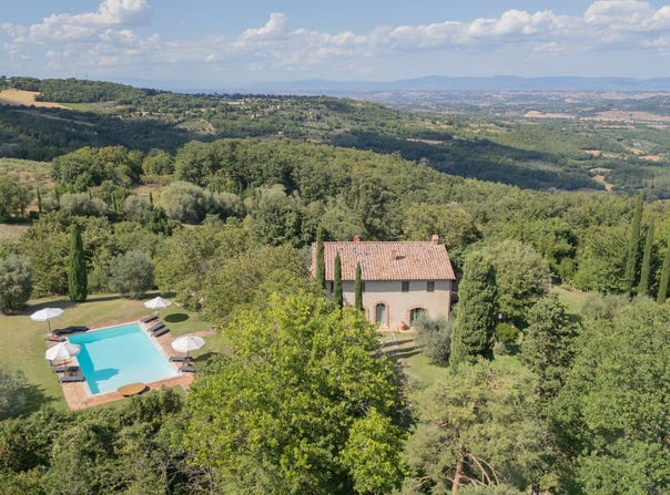Cetona, Tuscany 53040