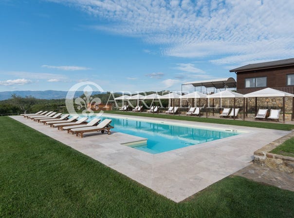 Bucine, Tuscany 52021