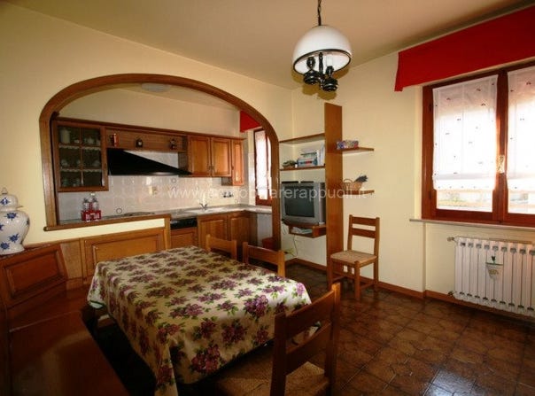 Guazzino, Tuscany 53048