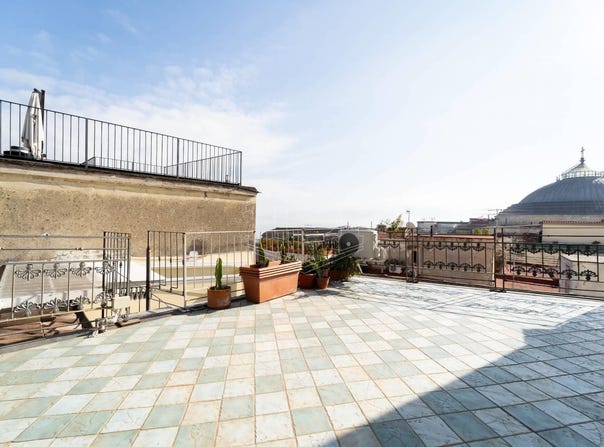 Naples, Campania 80132