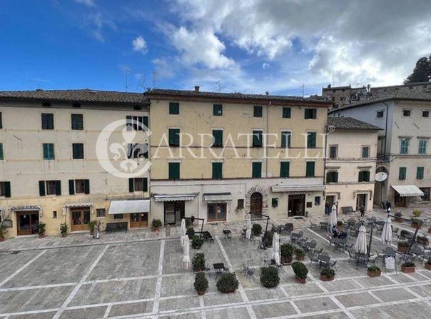 Cetona, Tuscany 53040