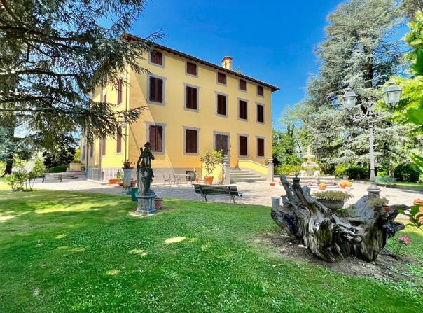 Lucca, Tuscany 55100