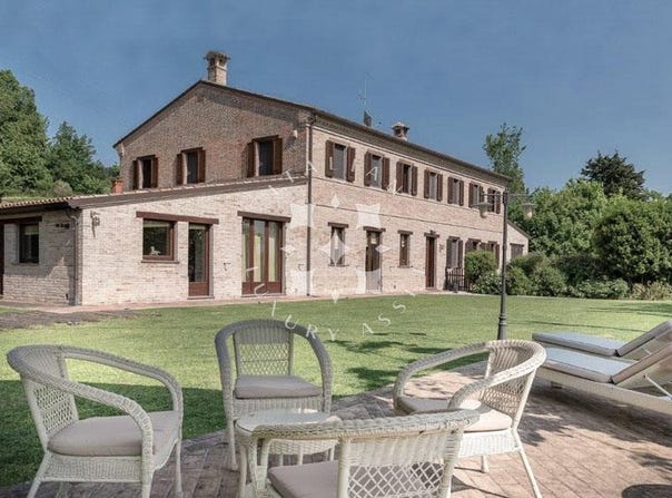 Pesaro, Marche 61121
