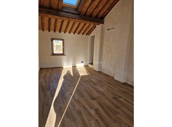 Guazzino, Tuscany 53048