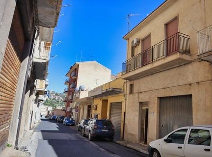 Viale Alessandro Manzoni 3, Modica, Sicilia 97015