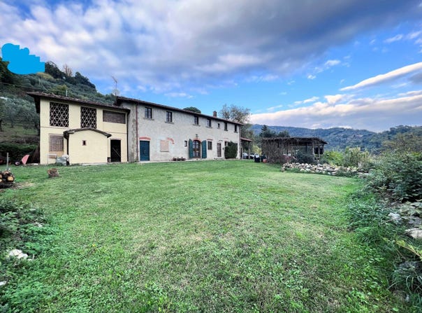 Massa e Cozzile, Tuscany 51010
