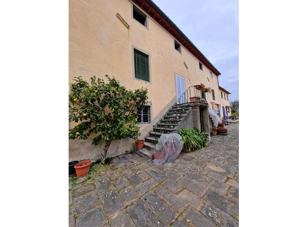 Lucca, Tuscany 55100
