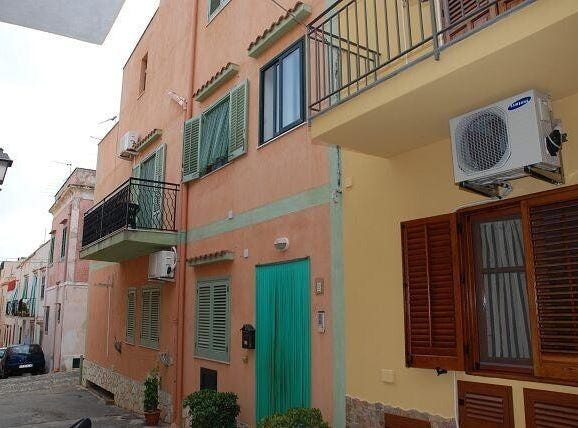 Ustica, Sicily 90010