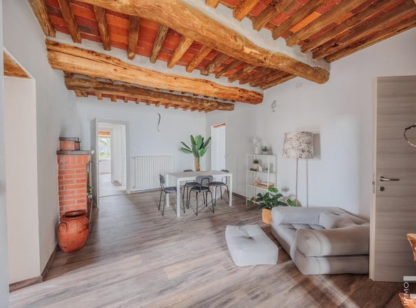 Massa e Cozzile, Tuscany 51010