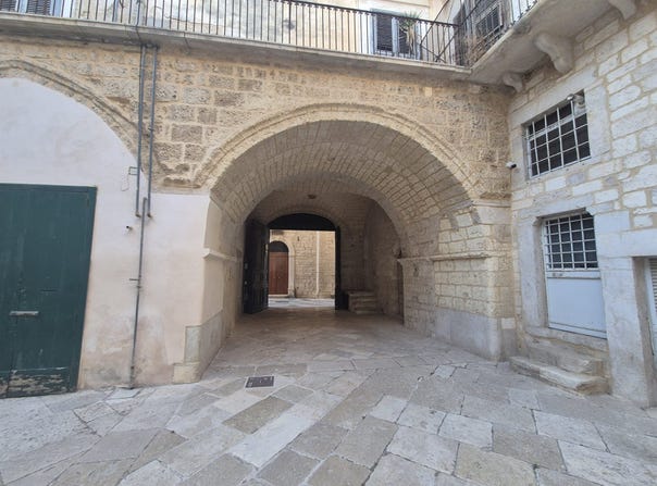 Trani, Apulia 76125