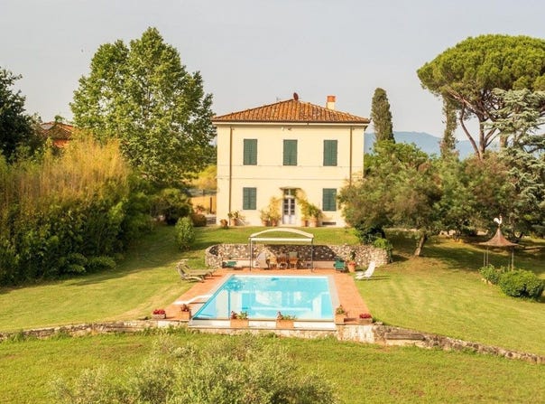Lucca, Tuscany 55100