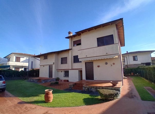 Pietrasanta, Tuscany 55045