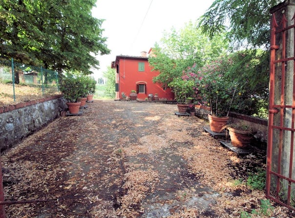 Quarrata, Tuscany 51039
