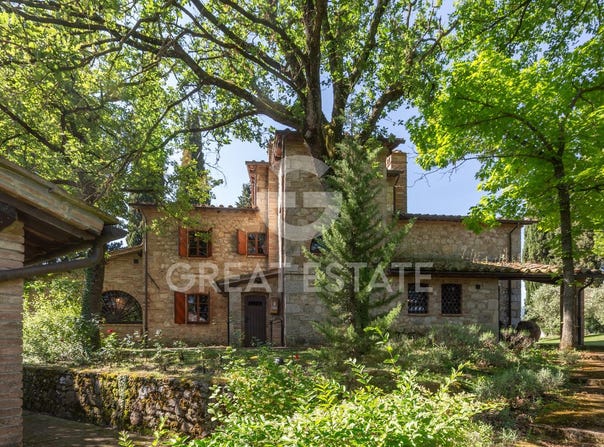 Cetona, Tuscany 53040