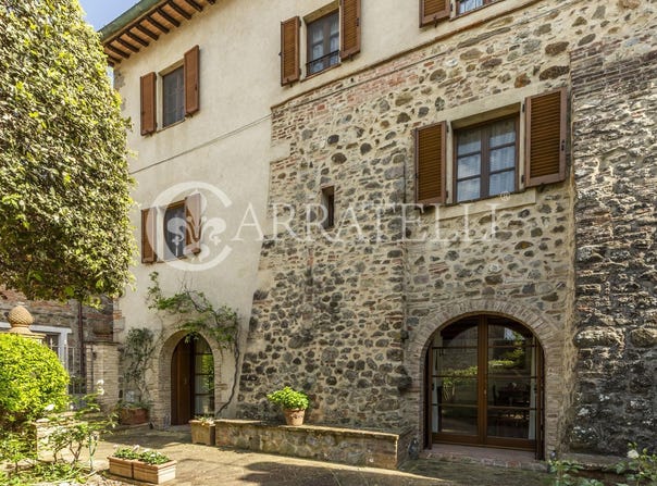 Radicofani, Tuscany 53040