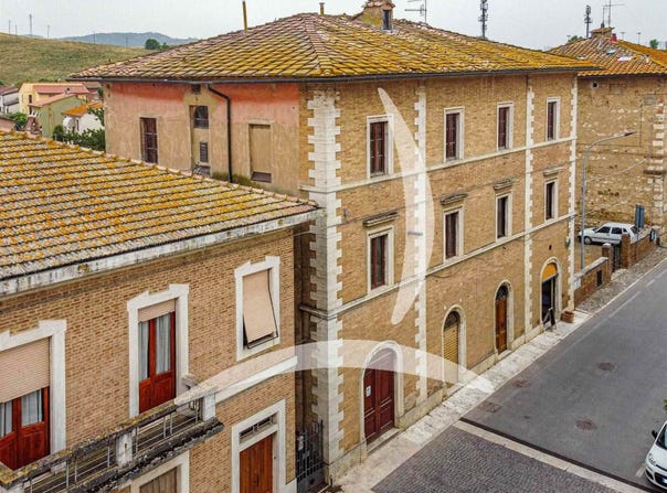 Siena, Tuscany 53100