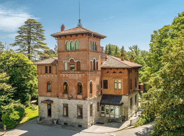 Varese, Lombardy 21100