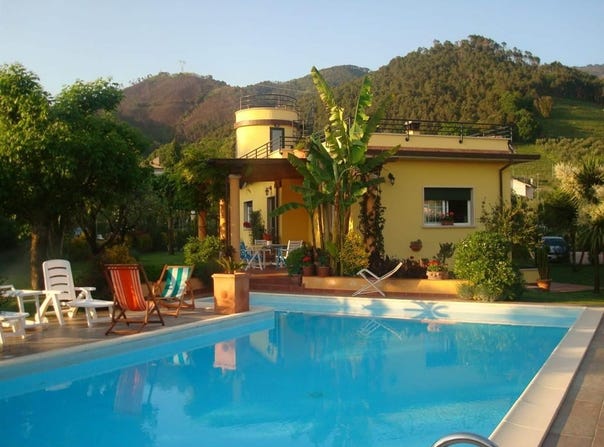 Montignoso, Tuscany 54038