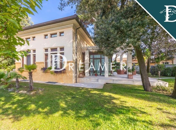 Camaiore, Tuscany 55041