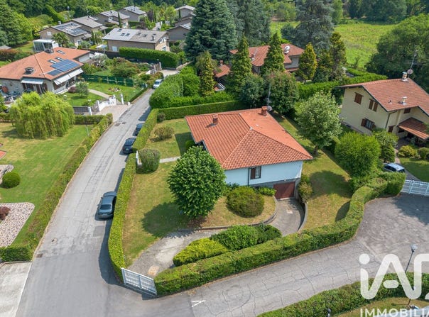 Carimate, Lombardy 22060