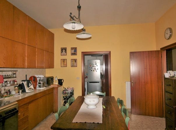 Guazzino, Tuscany 53048