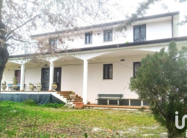 Roccascalegna, Abruzzo 66040