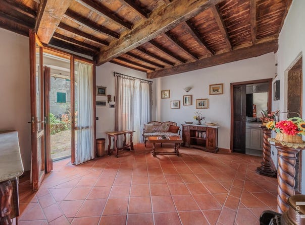 Crespole, Tuscany 51020