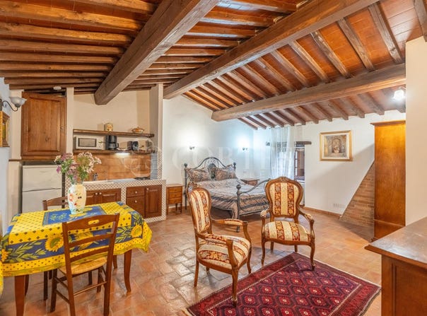 Cortona, Tuscany 52044